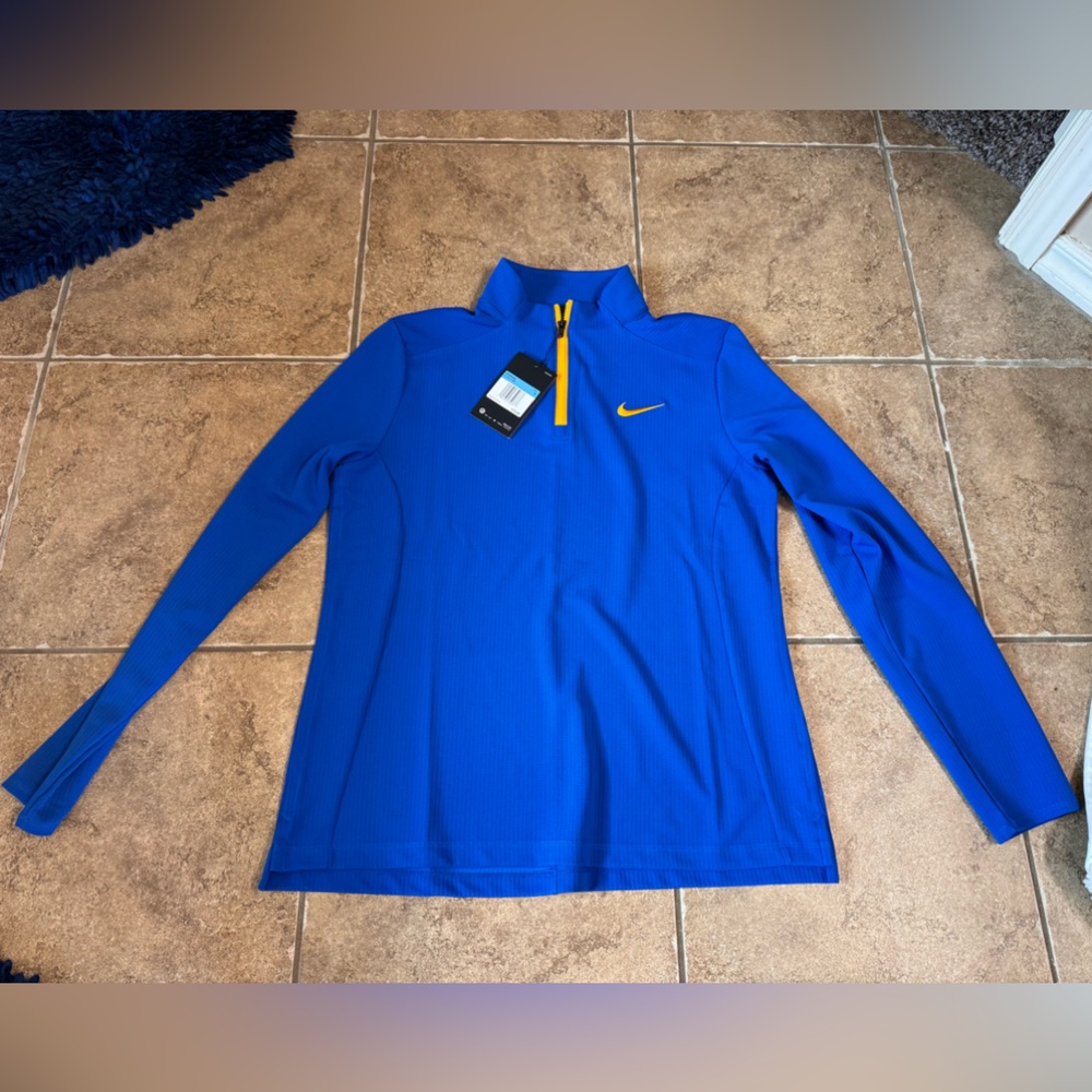 Women’s Nike quarter zip new with tags